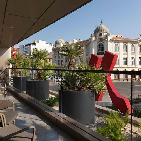 Izmir Marriott Hotel Exterior foto View of the city from the hotel