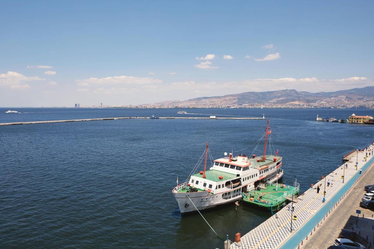 Izmir Marriott Hotel Exterior foto The port of İskenderun