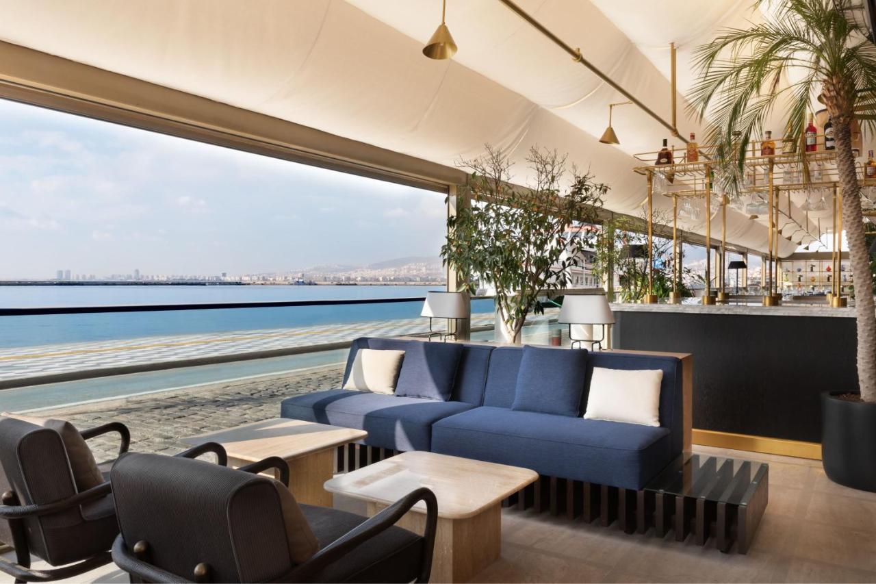 Izmir Marriott Hotel Exterior foto The Bar