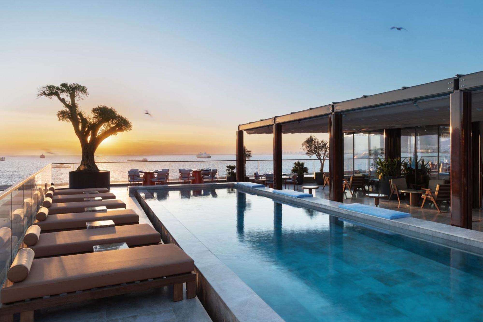Izmir Marriott Hotel Exterior foto The Sky Pool