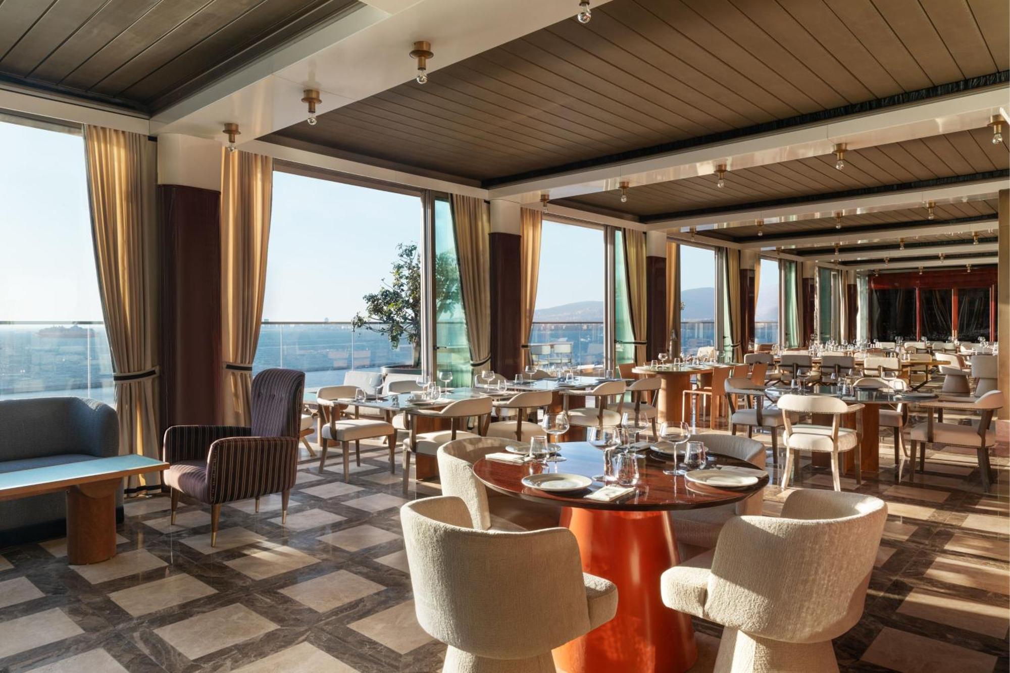 Izmir Marriott Hotel Exterior foto The restaurant on board